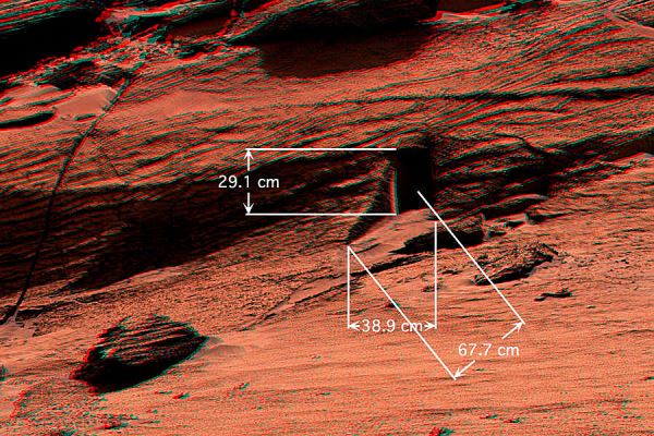 В NASA объяснили обнаружение загадочного входа в марсианской скале